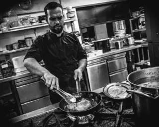 Our Head chef Alex hails from Tenerife, and is dedicated to sourcing the best produce from Spain and cooking with passion and flair.

From slow-cooked meats to carefully balanced tapas, every dish begins behind the scenes, where quality ingredients and good cooking come first.

#laferia #spanishtapas #harrogaterestaurants