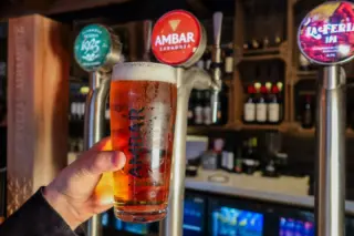 It's "Feliz Dia Internacional de la Cerveza!"

Ambar from Zaragoza is lower in alcohol but high on flavour. It has cereal notes and a light, refreshing bitterness. Like all our beers, it's brewed in Spain, not under license in the UK, so you're drinking an authentic Spanish lager. 

Salud! 

#laferia #spanishtapas #harrogaterestaurants
